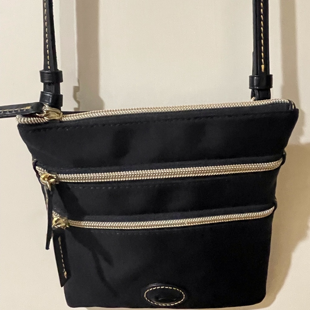 Dooney & Burke triple zipper bag. GIFT quality. EUC.